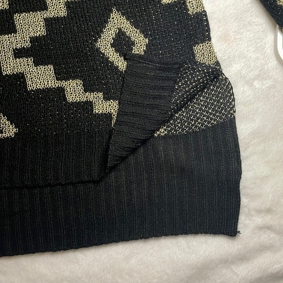 Rampage Black and Gold Aztec Print Long Sleeve Sweater Size M - Picture 5 of 6